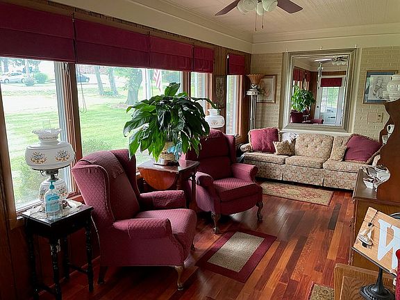 Entry/Gathering Room