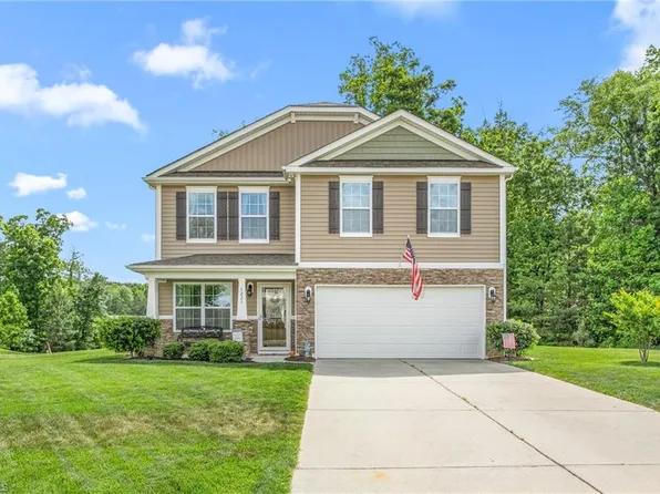 4221 Northrop Dr, Haw River, NC 27258