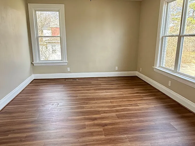 415 Considine Ave — Photo 13