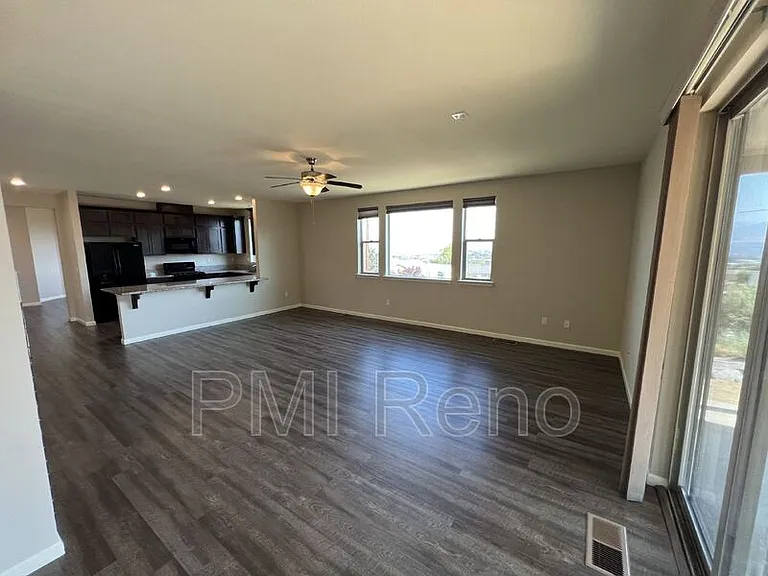 3025 Comstock Dr — Photo 11