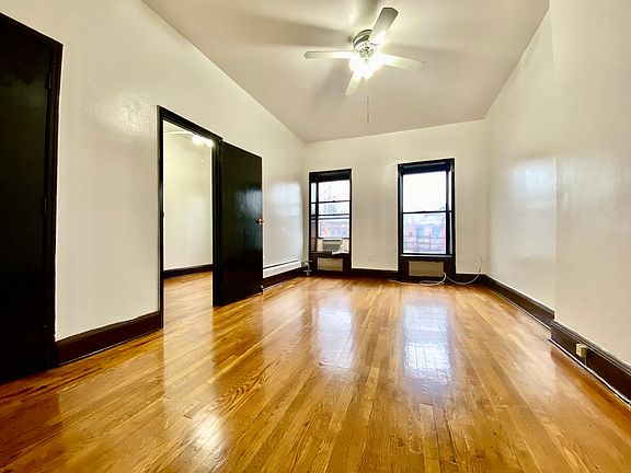 4th image of 492 Willoughby Ave APT 4