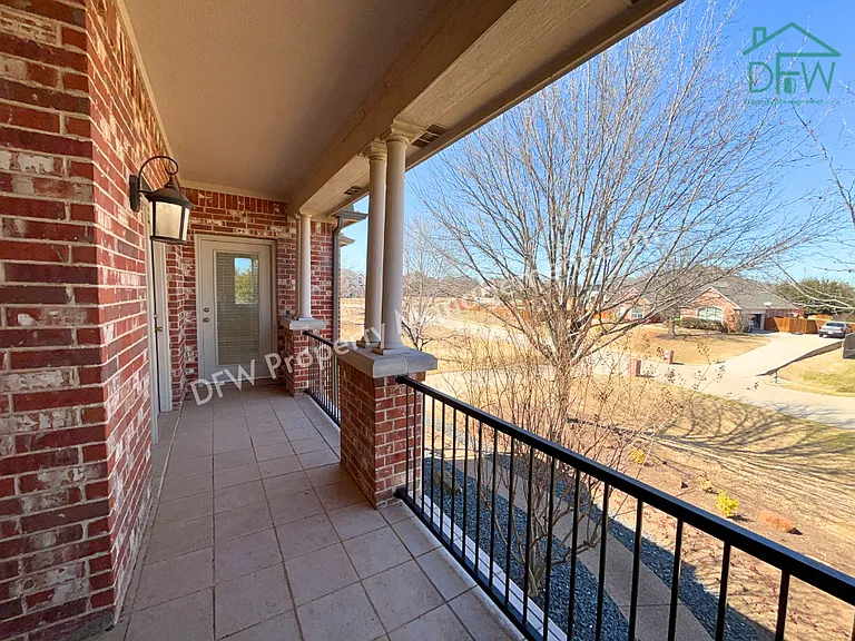 1205 Golden Gate Dr — Photo 25