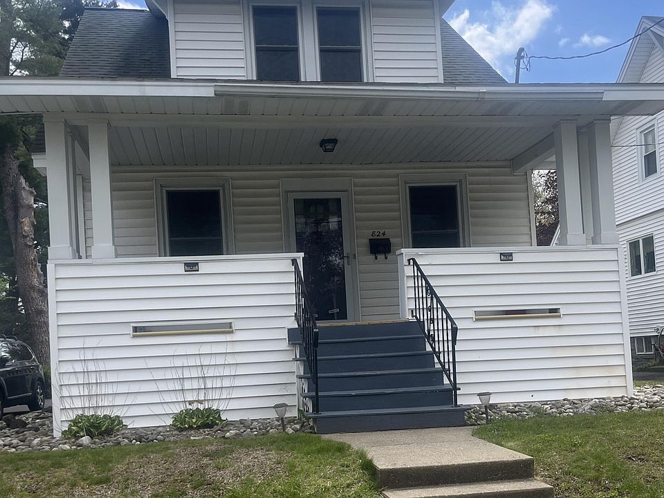 1st image of 824 Dean Street