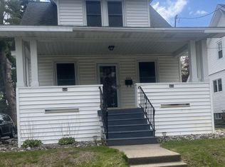 824 Dean Street, Schenectady, NY 12309