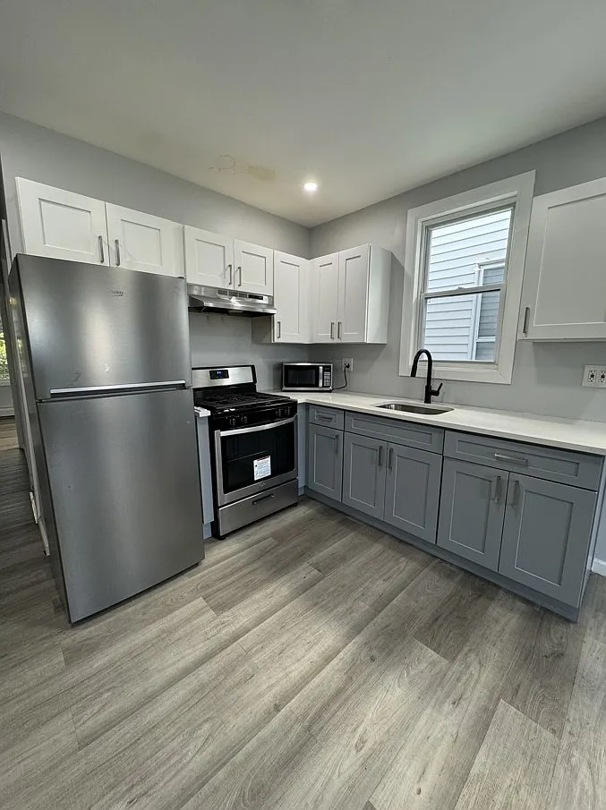 4 bed, 1200 sqft, $2,500 — Photo 1