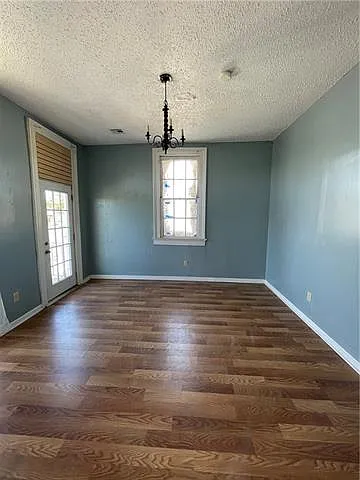 2 bed, 1.0 bath, 901 sqft, $1,200 — Photo 3