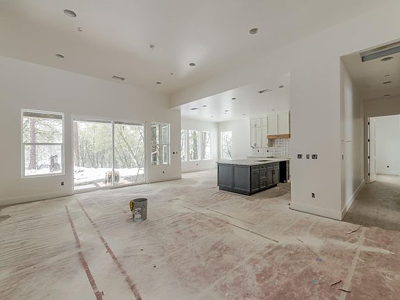 4th image of 18450 Turtle Ln