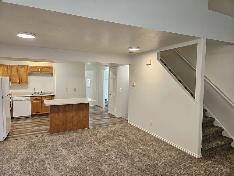 121 W 100 N — Photo 5