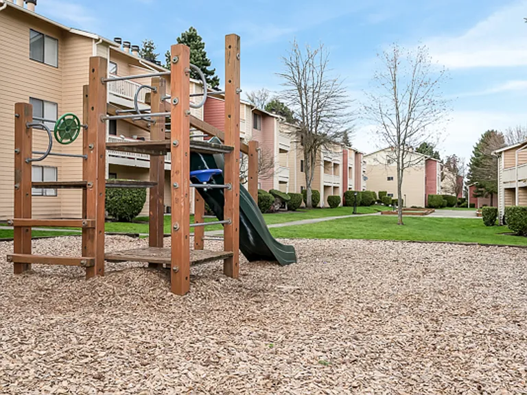 Crystal Springs Apartments — Photo 35