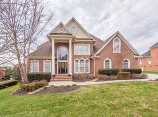 1825 Regents Park Rd, Knoxville, TN 37922