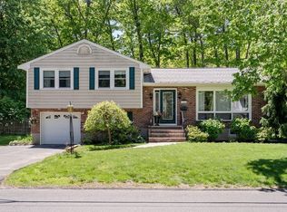 122 Chickering Rd, Dedham, MA 02026