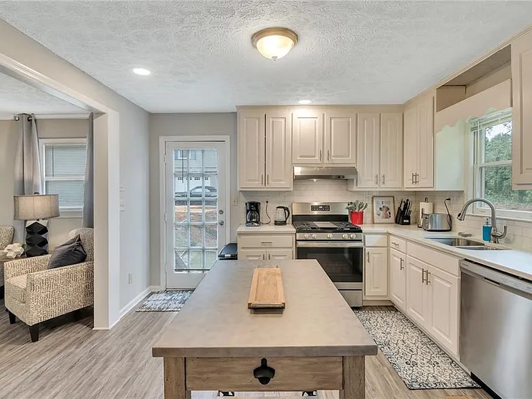 209 Caboose Ln — Photo 10