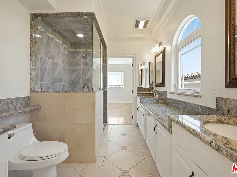 1510 Cardiff Ave — Photo 38