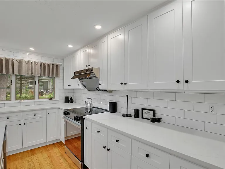 11 W Ridge Dr — Photo 7
