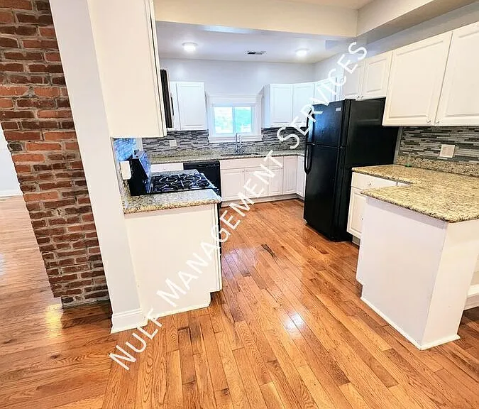 6618 Butler St — Photo 2