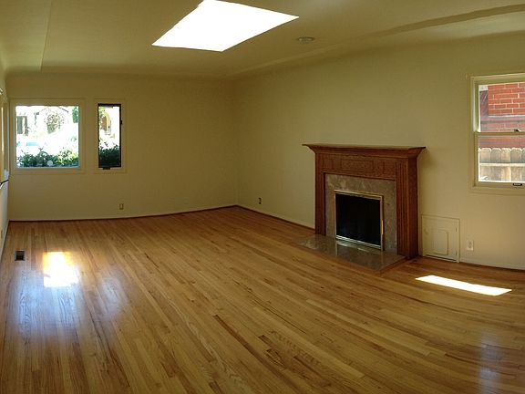 3rd image of 212 Avenue E