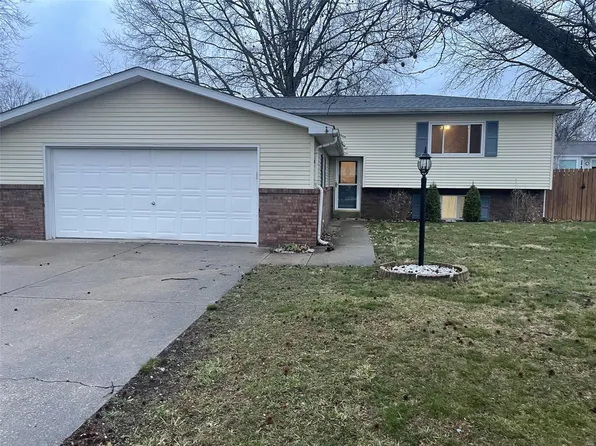 35 Sundew Ln, Highland, IL 62249