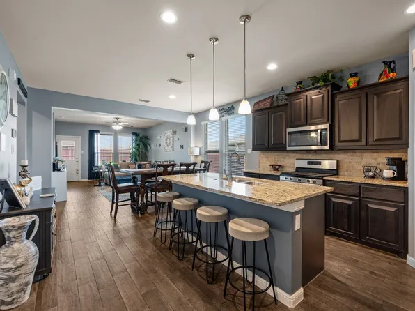 419 Regatta Ln, Azle, TX 76020