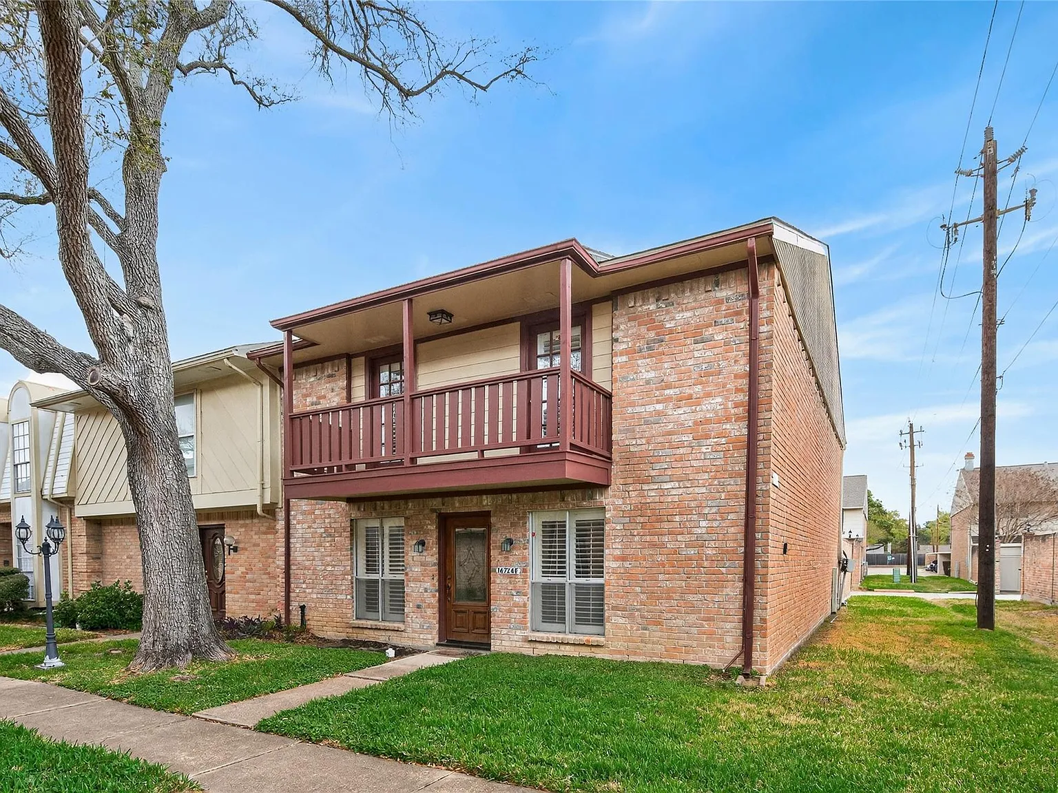4 bed, 2.5 bath, 2464 sqft, $2,200 — Photo 3