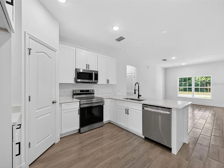 922 N Fairbairn Dr — Photo 16