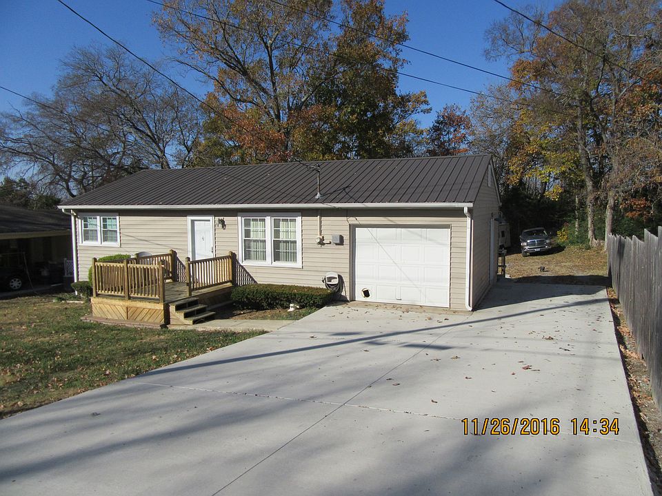 1st image of 203 Chestnut Dr