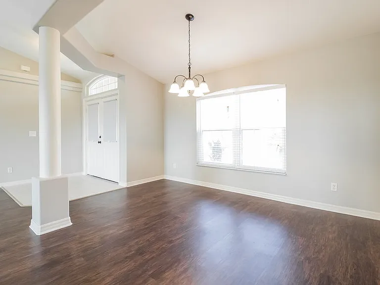 1625 Nightfall Dr — Photo 4