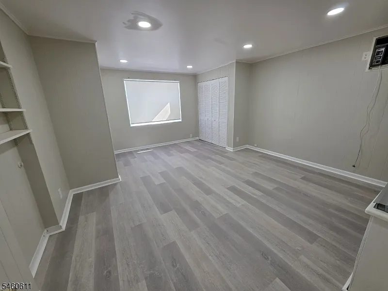 84 Ackerman Ave
