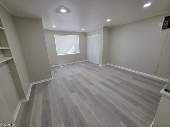 84 Ackerman Ave, Clifton, NJ 07011