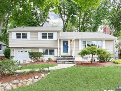 50 Balfour Ln, Ramsey, NJ, 07446