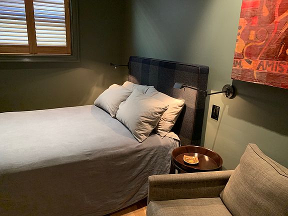 4th image of 1252 N Hoyne Ave #3