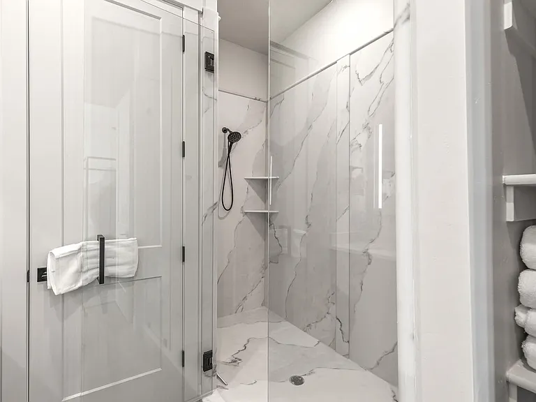 6537 Silver Creek Dr — Photo 19
