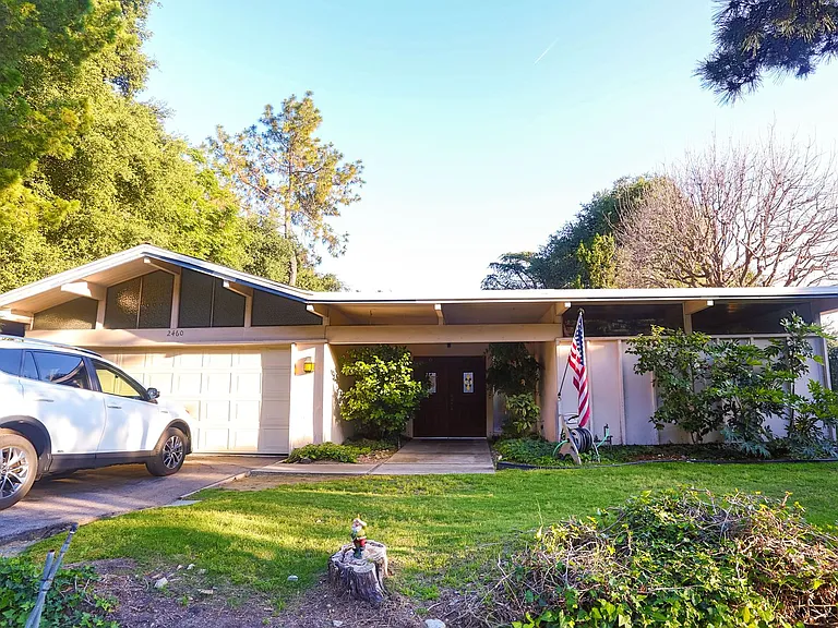 2460 Shields St — Photo 2