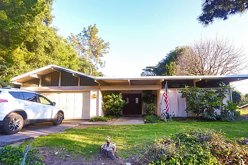 2460 Shields St Photo 1