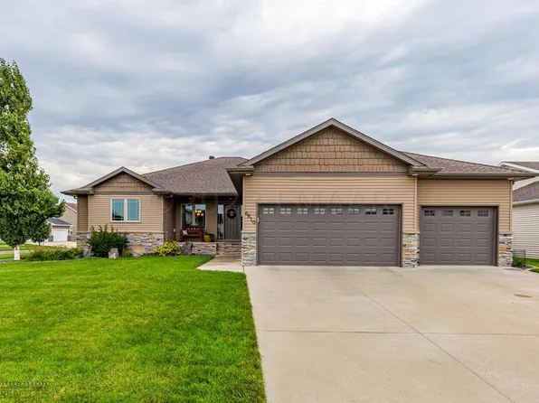 6810 24th St S, Fargo, ND 58104
