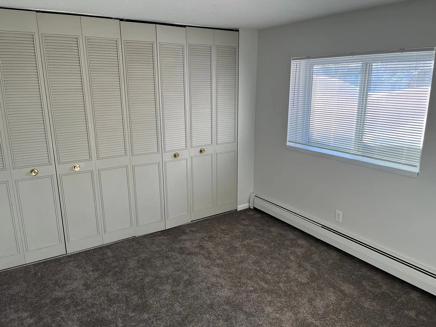1410 Acre St — Photo 2