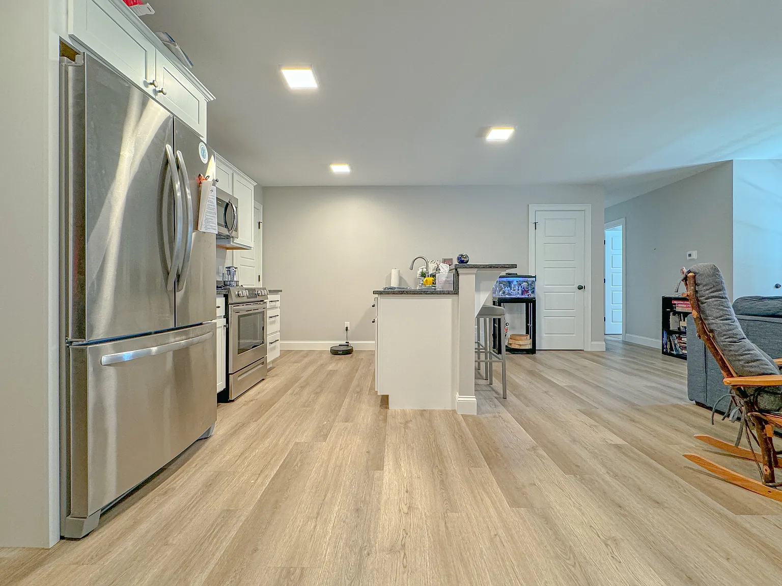 3 bed, 1180 sqft, $2,975 — Photo 4