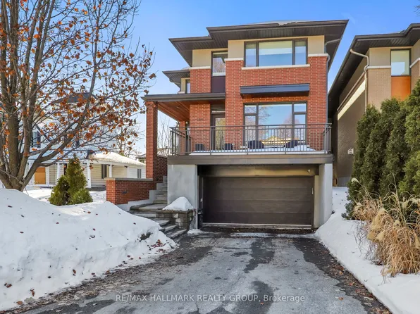 556 Edison Ave, Ottawa, ON K2A 1V4