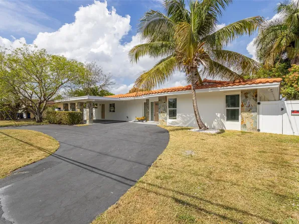 2255 NE 207th St, North Miami Beach, FL 33180