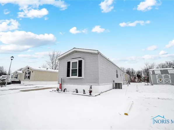 8243 Pinewood Dr, Findlay, OH 45840