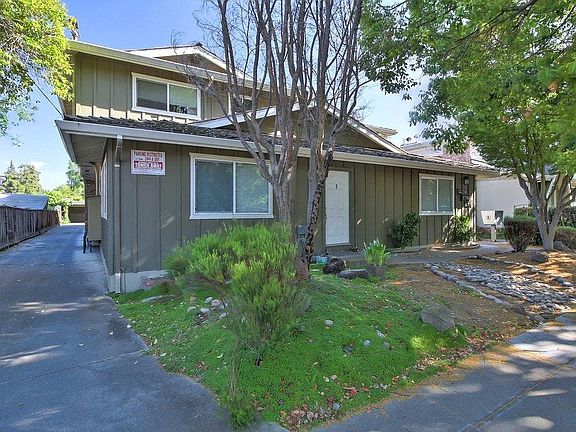 3rd image of 94 Glen Eyrie Ave APT 2