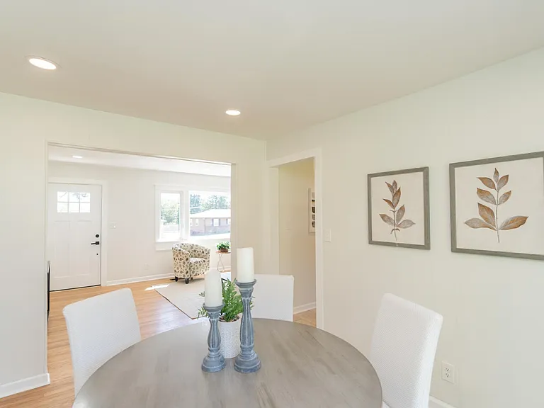 913 Woodmore Ter — Photo 22