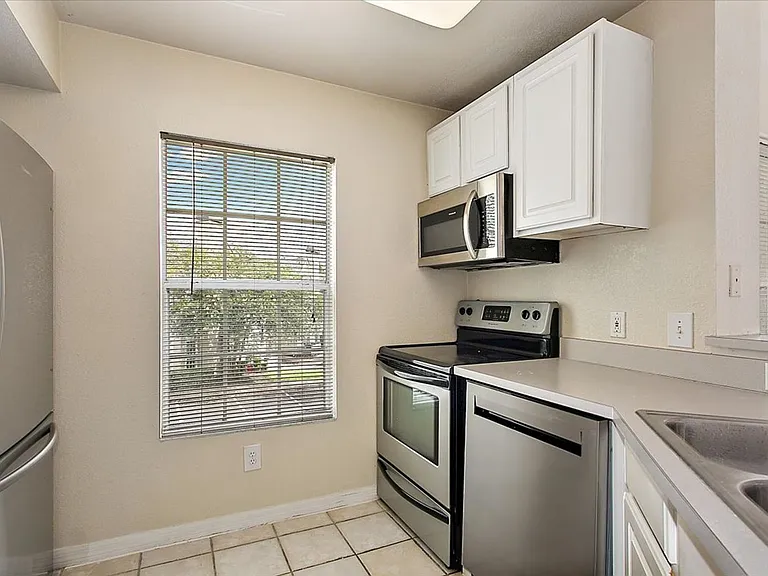 13703 Richmond Park Dr N #1706 — Photo 9
