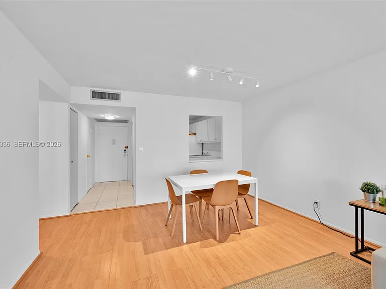 800 Parkview Dr #605 — Photo 13