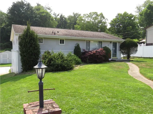 41 Blair Rd, Eighty Four, PA 15330