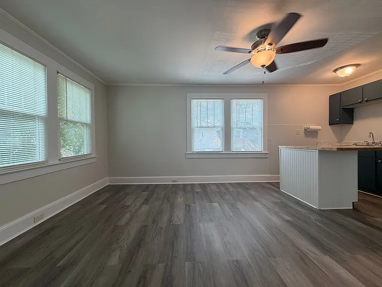 653 E Main St #D — Photo 9