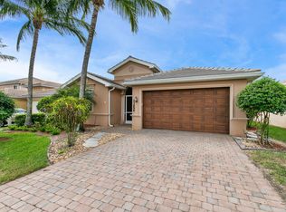 13996 Mirror Dr, Naples, FL 34114