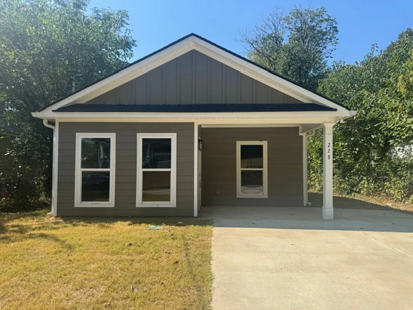 228 East Render Street — Photo 1
