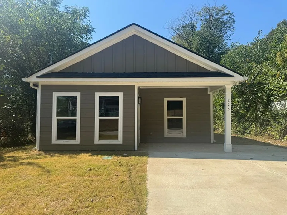 228 E Render St