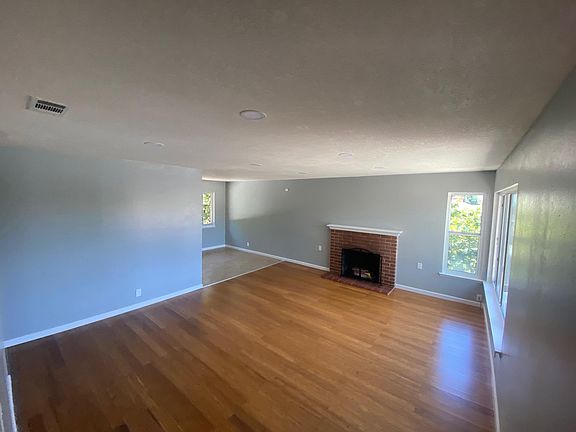 3rd image of 1639 Redwood St #B