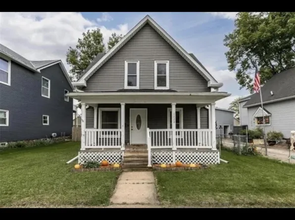 1020 9th St NW, Cedar Rapids, IA 52405